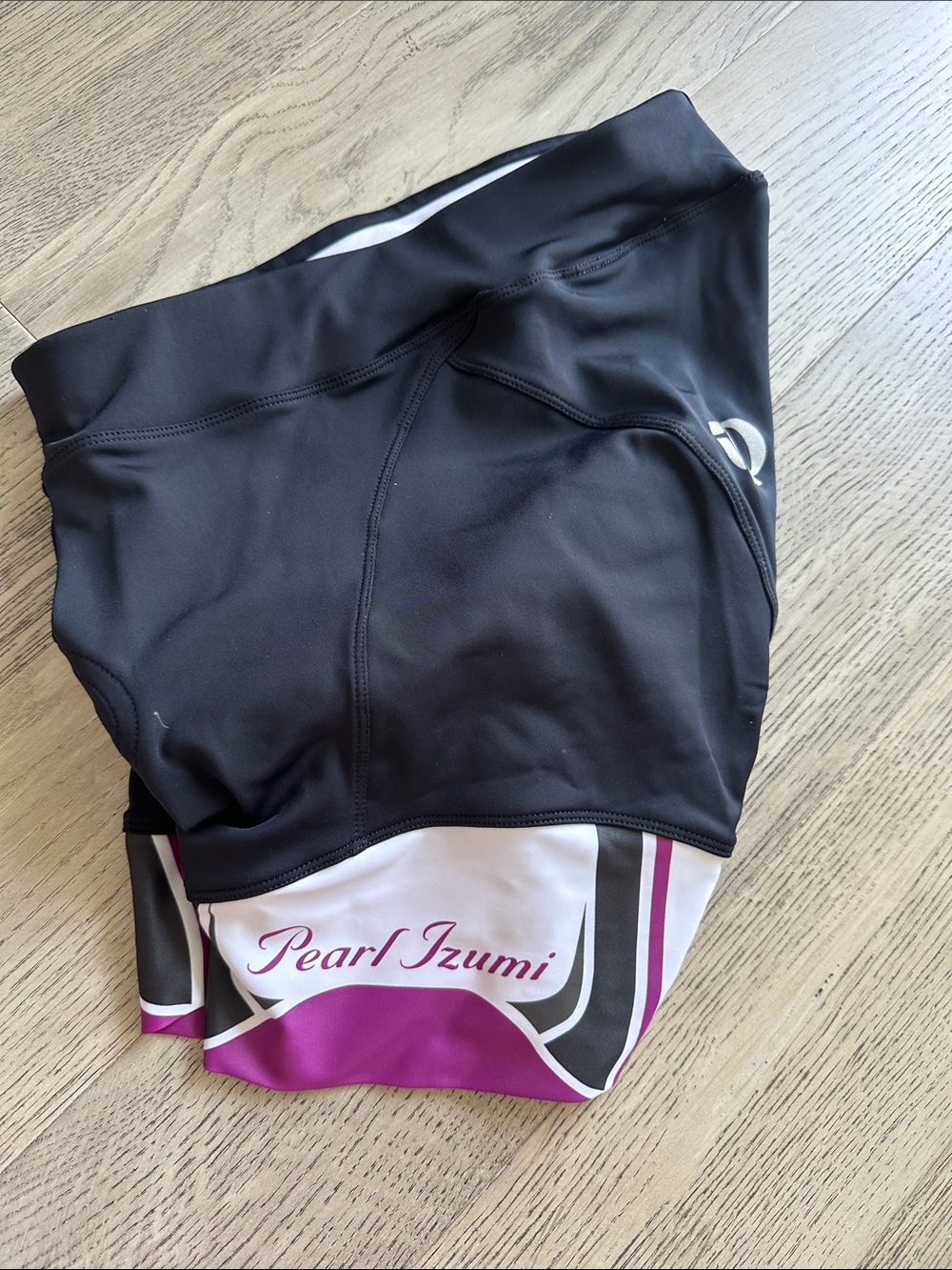 Pearl Izumi Elite Women’s Black, Magenta and White Bike Shorts